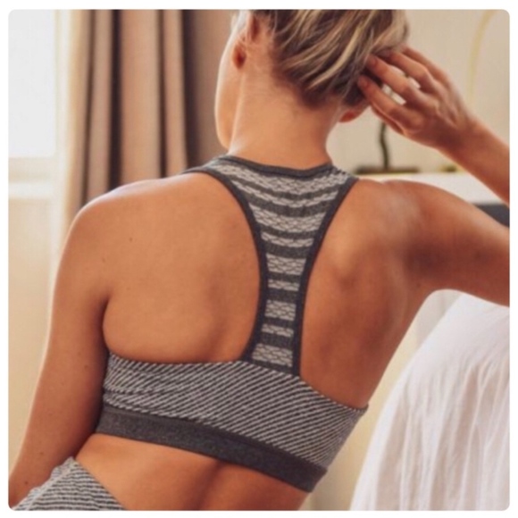 Woven&Trellis Mesh-Back Combo Racerback Sports Bra - Picture 6 of 6